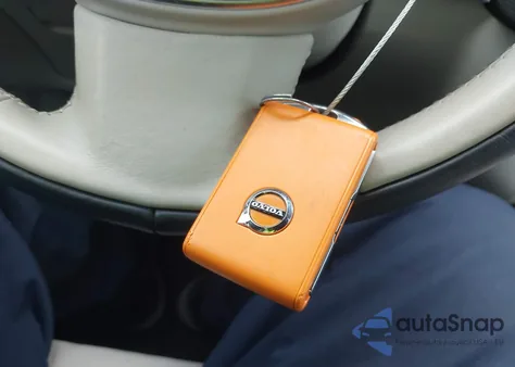 2025 Volvo Xc90 B5 Core from USA, damaged, VIN YV4M12PJ9S1318167